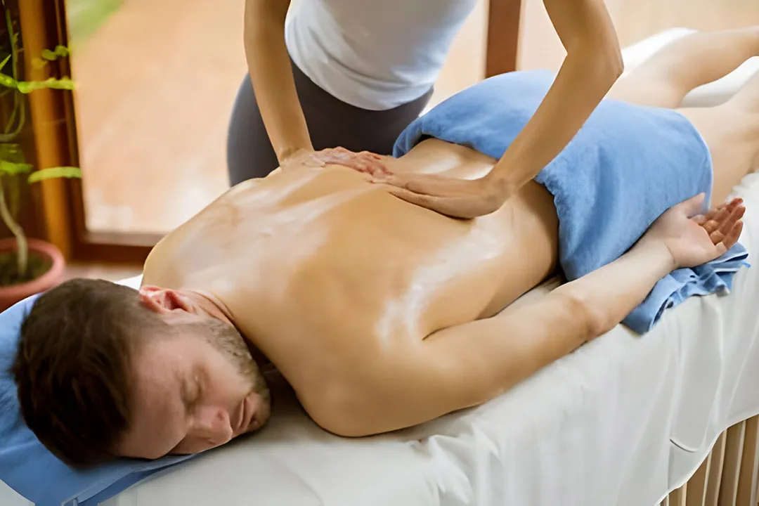 Deep Tissue Massage in Delhi | 24/7 | Home/Hotel | DoliSpa